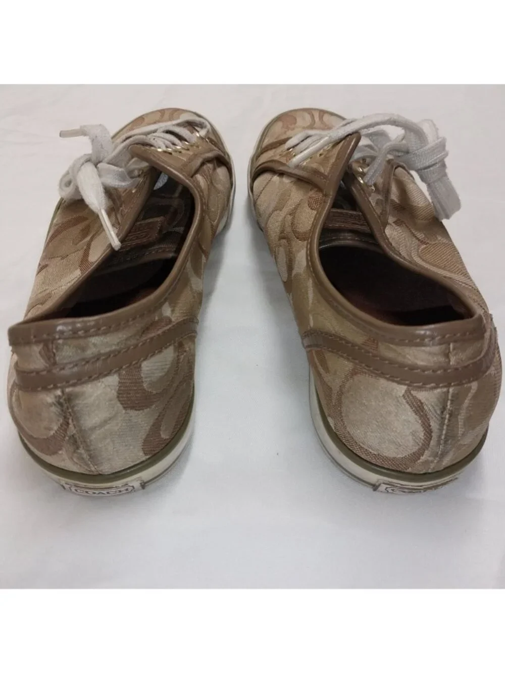 Coach Women's 8 B Tan Signature Canvas Lace-Up Sneakers